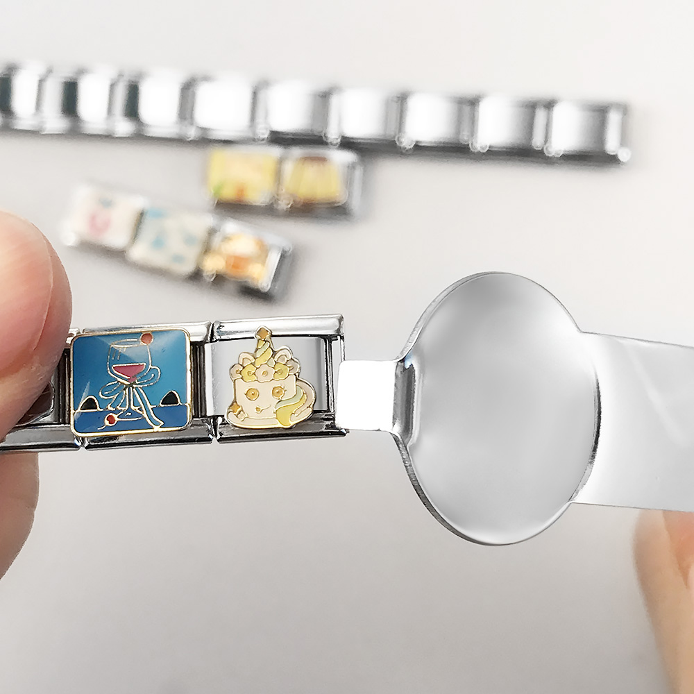 レーザーカスタマイズ文字パターンロゴ名イタリアンチャームブレ - Jewelry Making Tools Names のレビューと価格